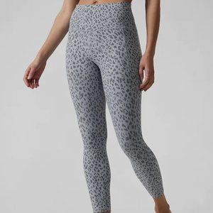NWT Athleta Salutation Stash Pocket II 7/8 Tight - SMALL TALL